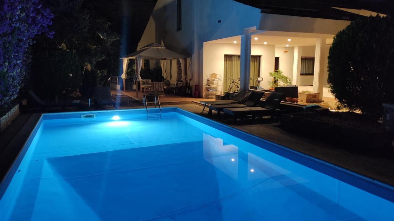 Apulia Time Hotell Bari Exteriör bild