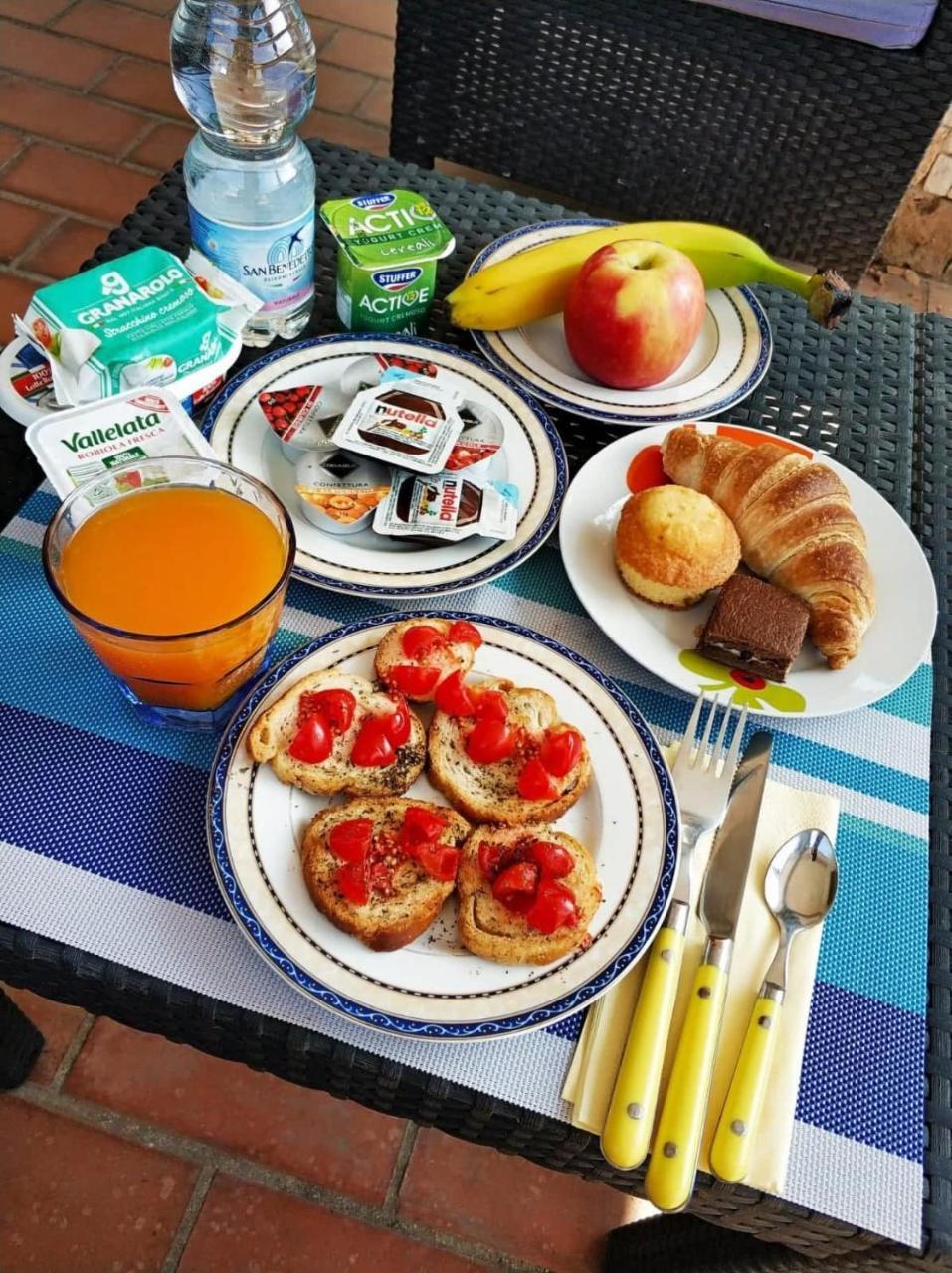 Apulia Time Hotell Bari Exteriör bild